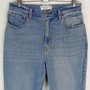 A&F Curve Love Ultra High Rise Ankle Straight Jeans 30 / 10 S